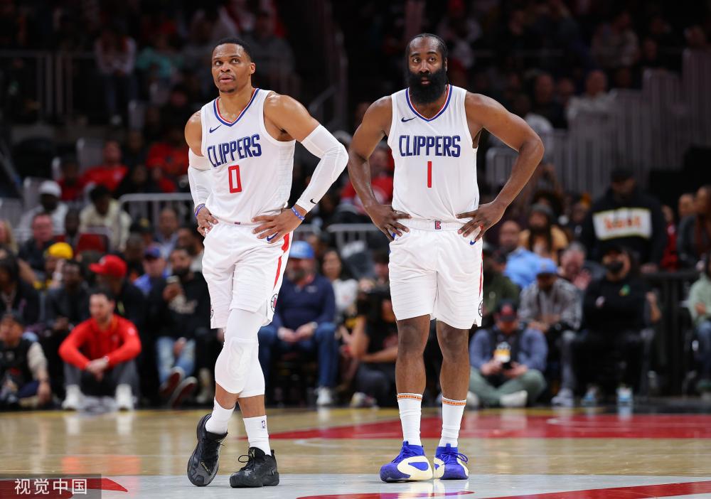 借其出色的 借其出色的